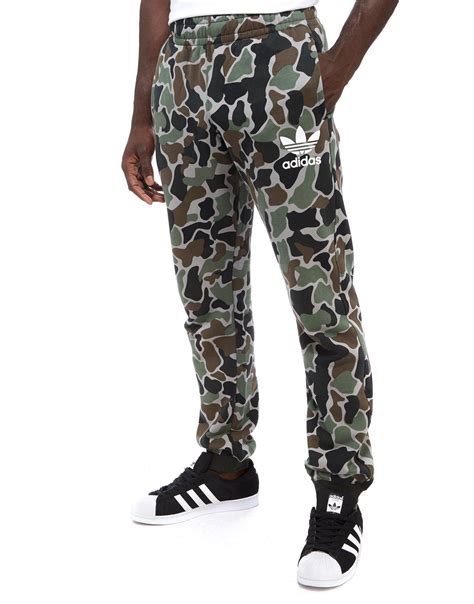 camouflage Adidas joggers